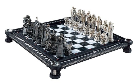 Harry Potter Final Challenge Chess Set - NN7979