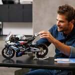 LEGO Technic BMW M 1000 RR - 42130